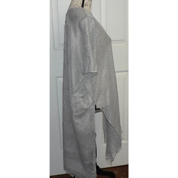 Sole Society Womens Open Front Striped Ruana in Grey Shimmer Stripe One Size $40 - Picture 3 of 4